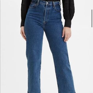 NWT LEVIS RIBCAGE STRAIGHT ANKLE JEANS